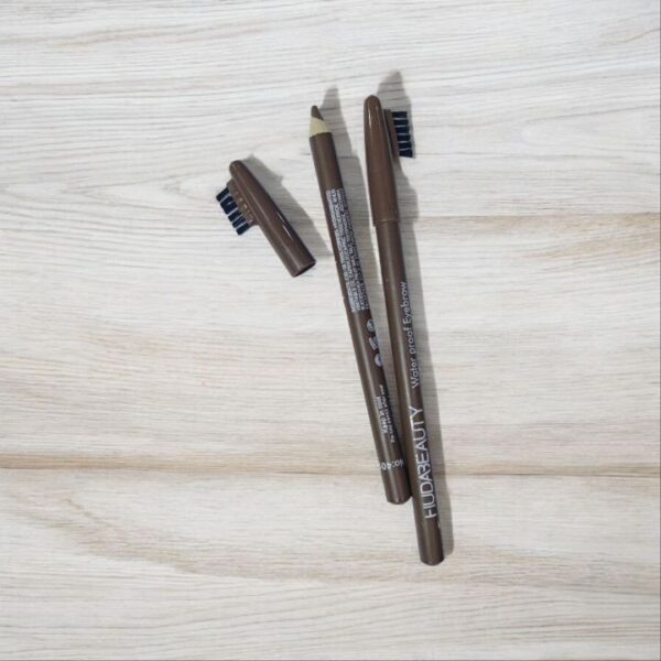 هدى بيوتي قلم حواجب بني + مشط